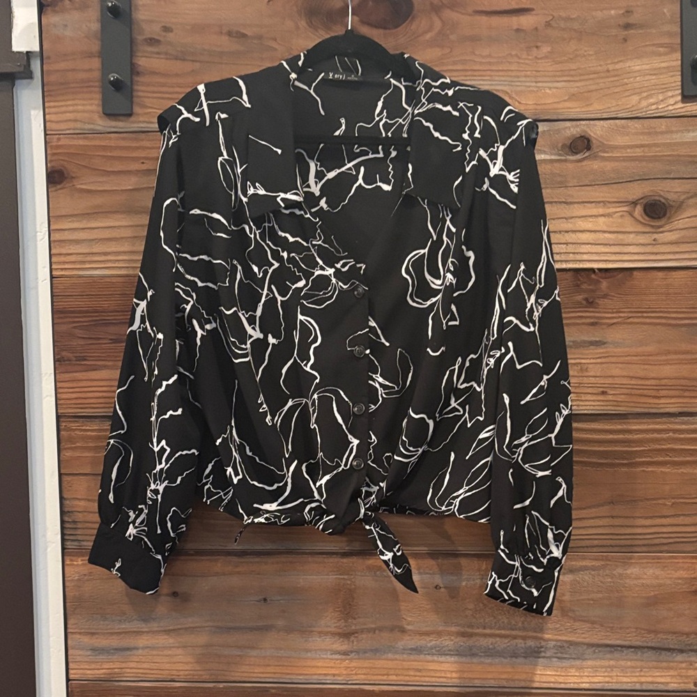 Very J Black and White Abstract Blouse